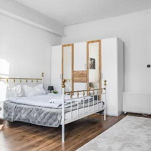 adorable-2br-apt-near-millenium-tower-and-danube.vienna-besthotels.com/